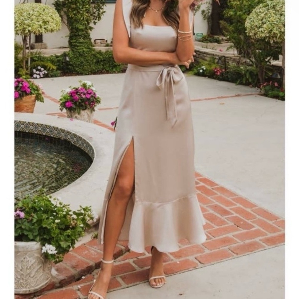 Nwt, Show Me Your Mumu Claire Midi Dress Show Me The Ring Luxe Satin, Size Small